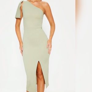 New with tag Prettylittlething dress